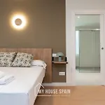 Myhousespain - Edificio Vanguardia * خيخون